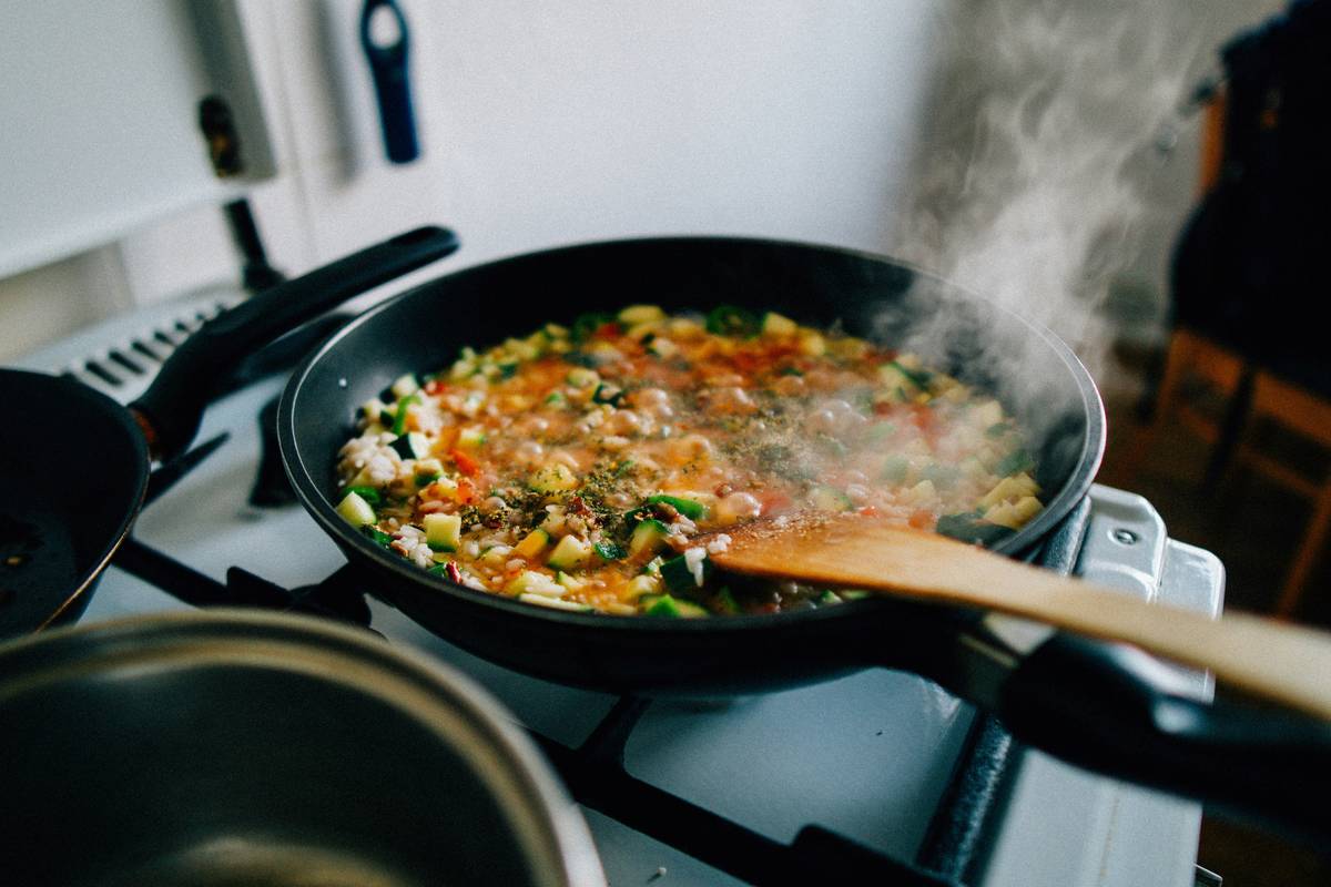 beginners guide to pressure cooking comparing cooking times and energy savings across methods